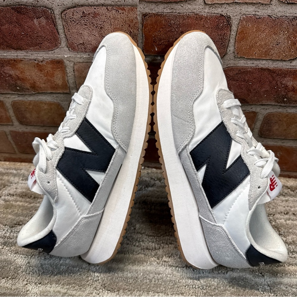 New Balance 327  White and Black Sneakers men’s Sz 11 D - Picture 7 of 12